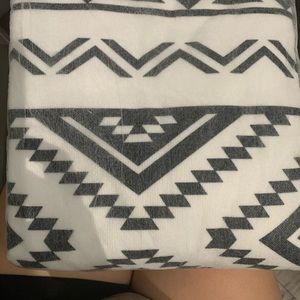 New black and white beach blanket